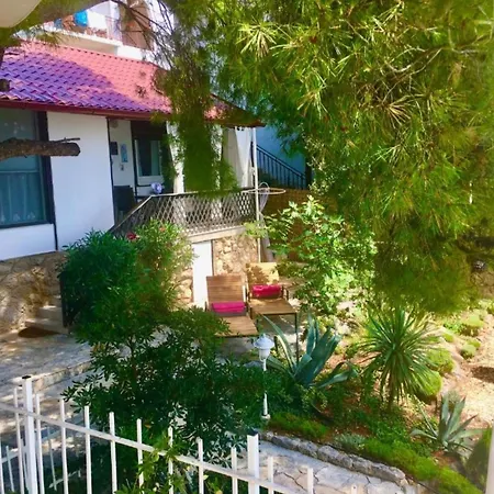 House - 2m From Ferienhaus Starigrad Paklenica