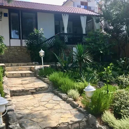 House - 2m From Ferienhaus *