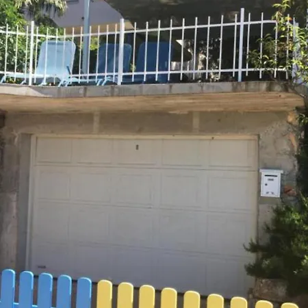 Nyaraló House - 2m From Starigrad-Paklenica
