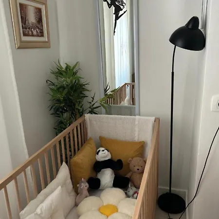 House - 2m From Hébergement de vacances Starigrad Paklenica