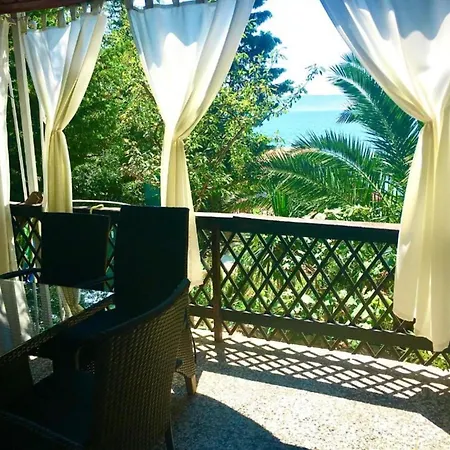 Hébergement de vacances House - 2m From *